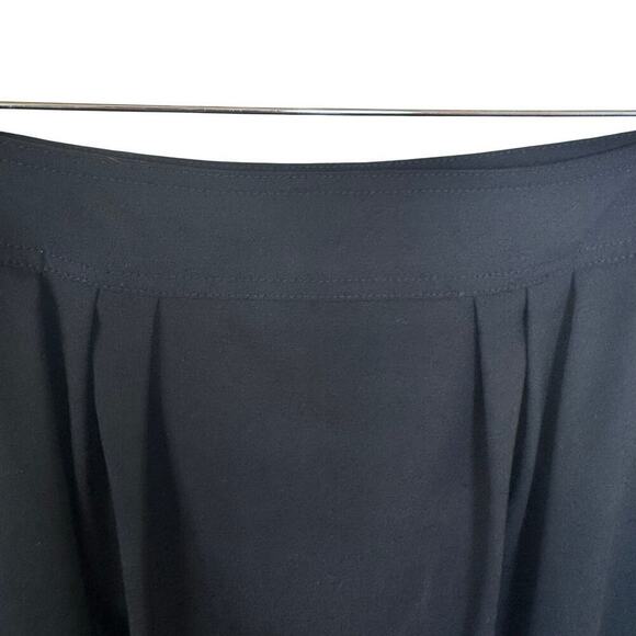 BURBERRY LONDON Black Wool Pleated High Rise Pencil Skirt Cuffed Hem
Sz US4 UK6 - Picture 2 of 14